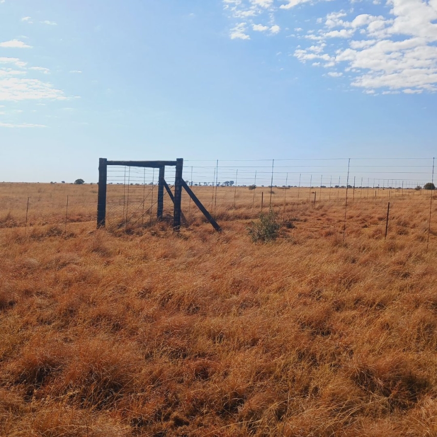  Bedroom Property for Sale in Bloemhof Rural North West